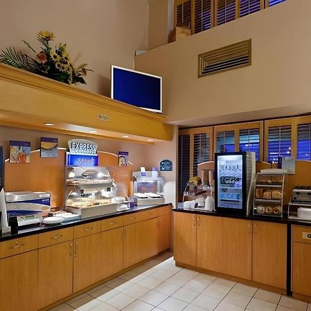 Holiday Inn Express Toronto East - Scarborough By Ihg Ngoại thất bức ảnh