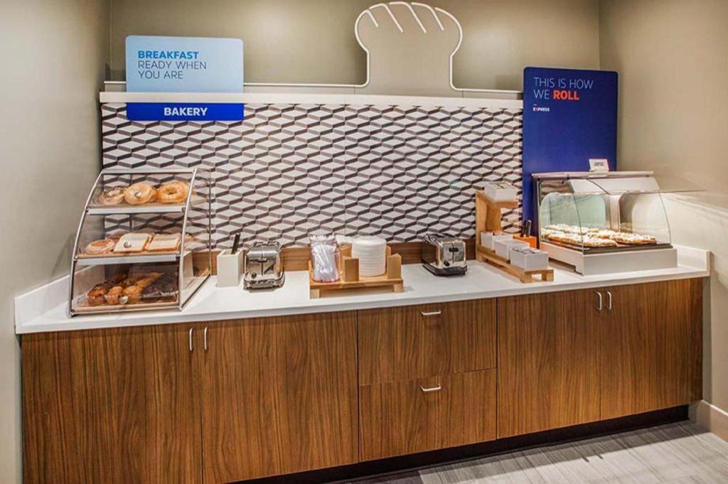 Holiday Inn Express Toronto East - Scarborough By Ihg Ngoại thất bức ảnh