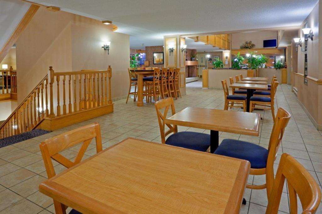 Holiday Inn Express Toronto East - Scarborough By Ihg Ngoại thất bức ảnh