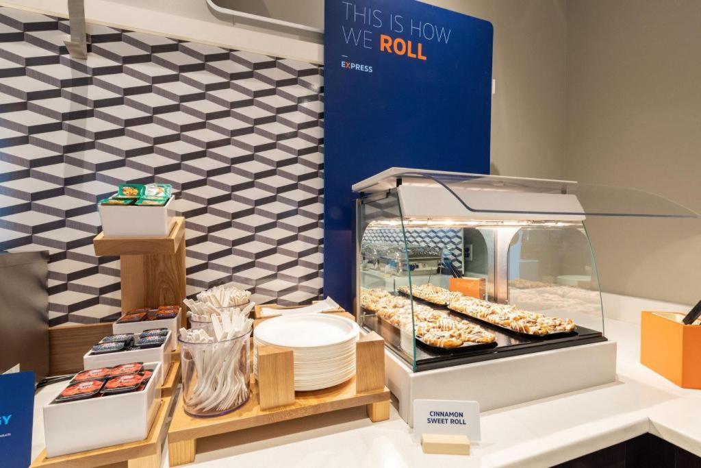 Holiday Inn Express Toronto East - Scarborough By Ihg Ngoại thất bức ảnh