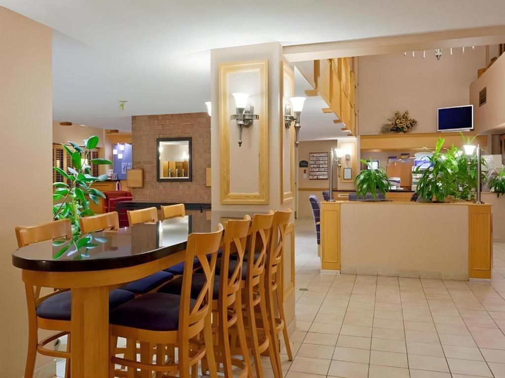 Holiday Inn Express Toronto East - Scarborough By Ihg Ngoại thất bức ảnh