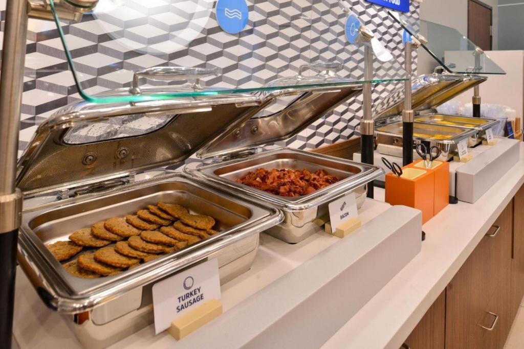 Holiday Inn Express Toronto East - Scarborough By Ihg Ngoại thất bức ảnh