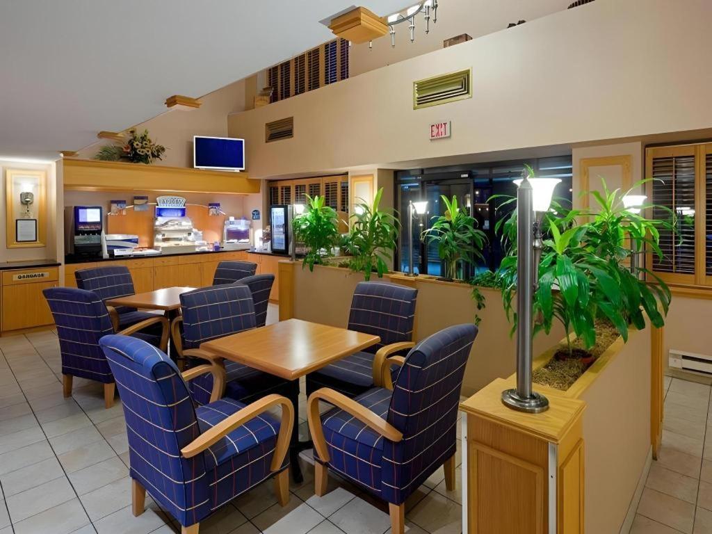 Holiday Inn Express Toronto East - Scarborough By Ihg Ngoại thất bức ảnh