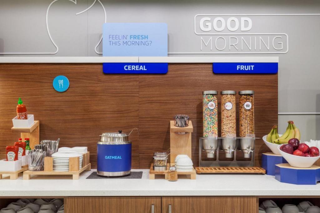 Holiday Inn Express Toronto East - Scarborough By Ihg Ngoại thất bức ảnh
