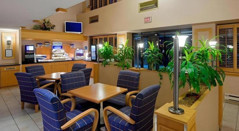 Holiday Inn Express Toronto East - Scarborough By Ihg Ngoại thất bức ảnh